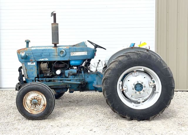 Image of Ford 3000 equipment image 3