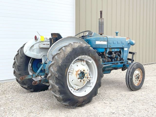 Image of Ford 3000 equipment image 4