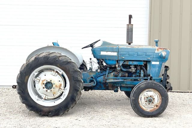 Image of Ford 3000 equipment image 2