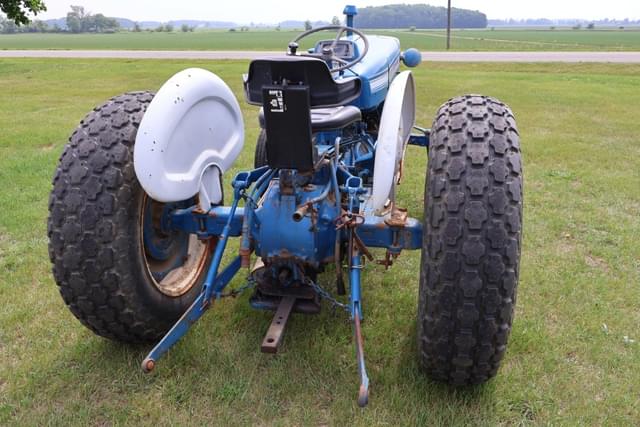 Image of Ford 3000 equipment image 3
