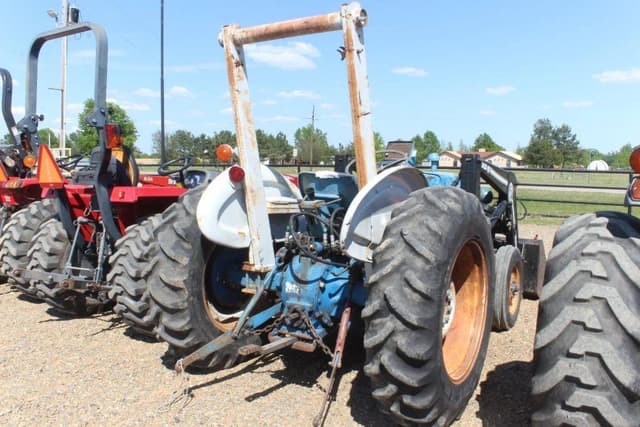 Image of Ford 3000 equipment image 2