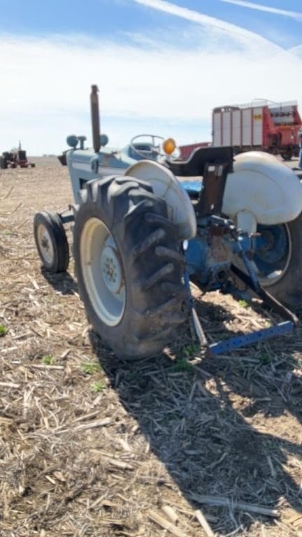 Image of Ford 3000 equipment image 4