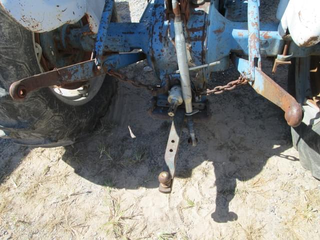 Image of Ford 3000 equipment image 2