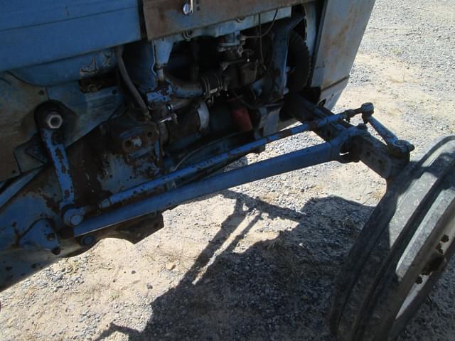 Image of Ford 3000 equipment image 3