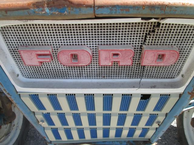 Image of Ford 3000 equipment image 4