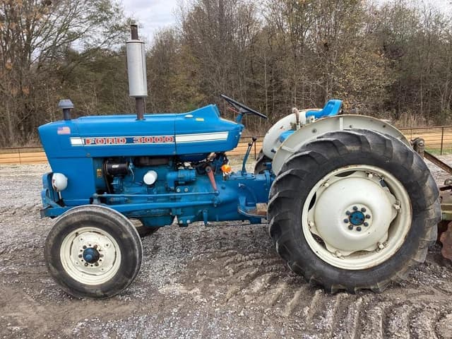 Image of Ford 3000 equipment image 2