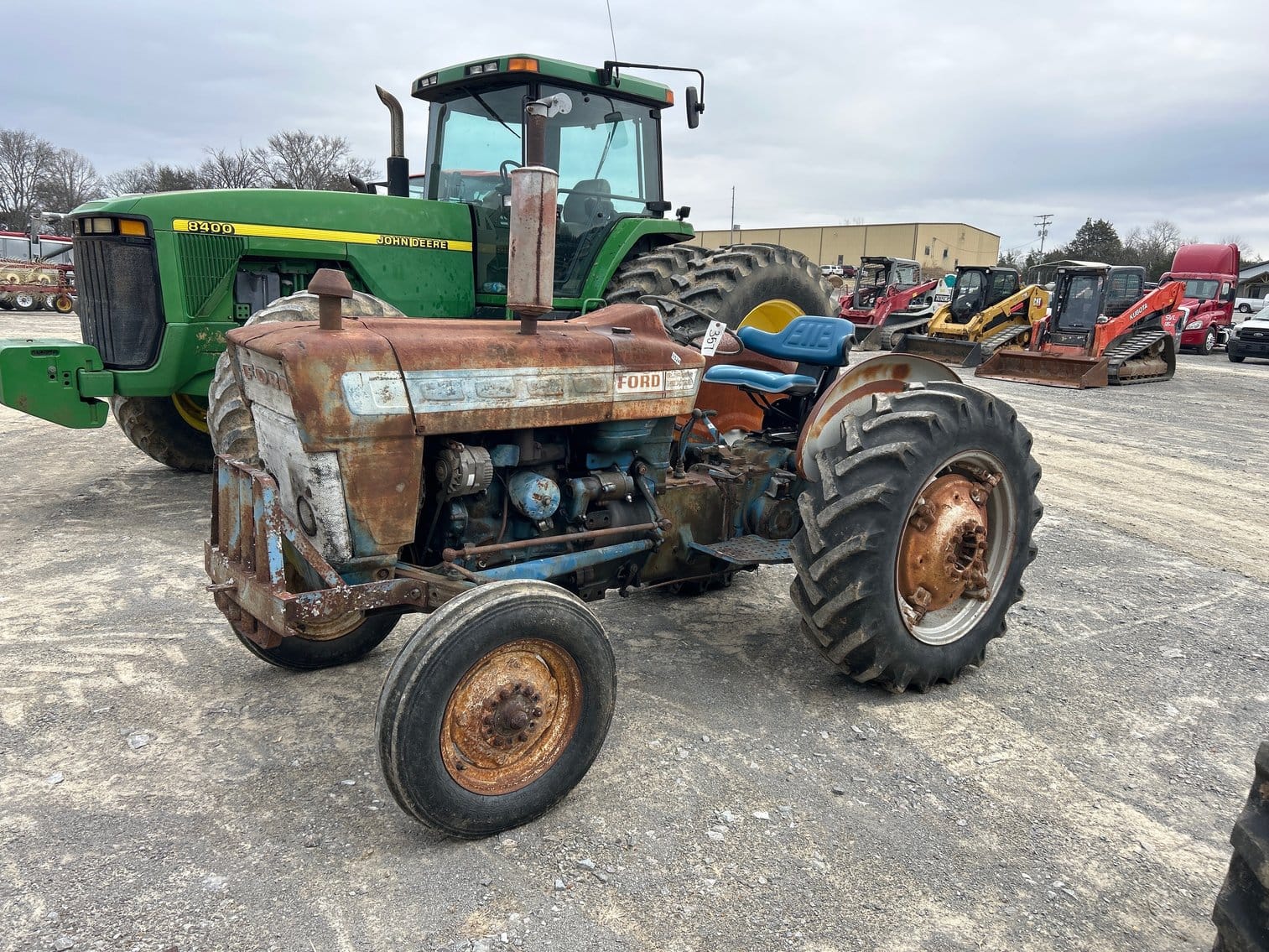 Ford 3000 Equipment Image0