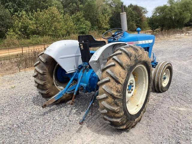 Image of Ford 3000 equipment image 4