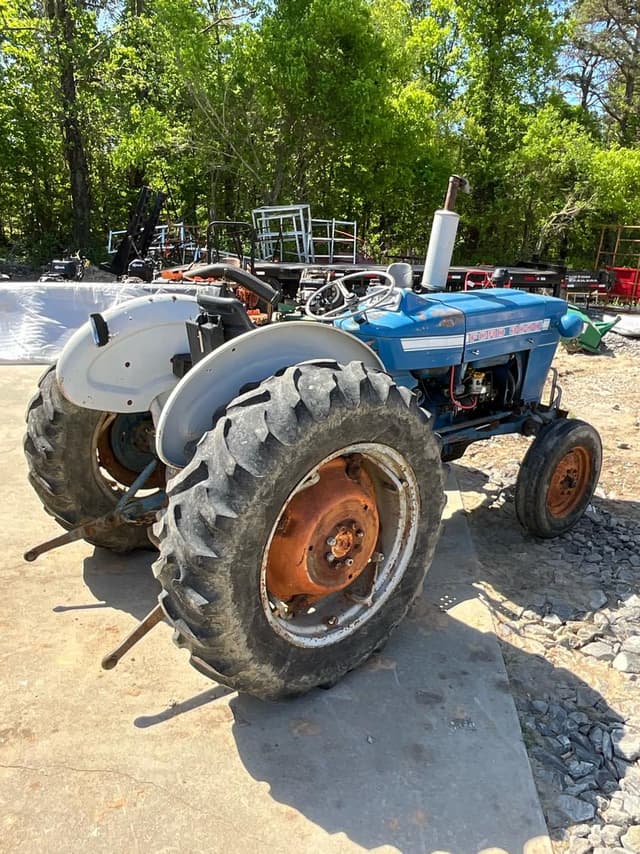 Image of Ford 3000 equipment image 2