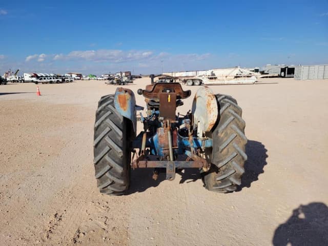 Image of Ford 3000 equipment image 3