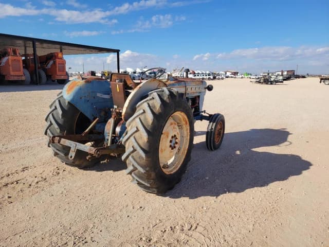 Image of Ford 3000 equipment image 4