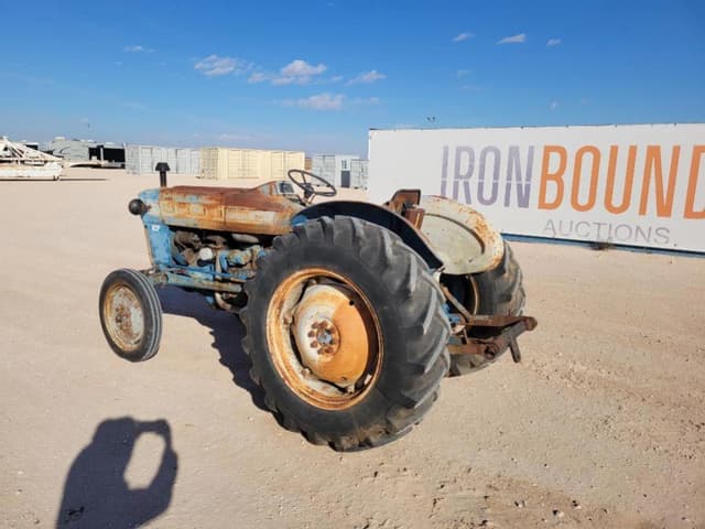 Image of Ford 3000 equipment image 2