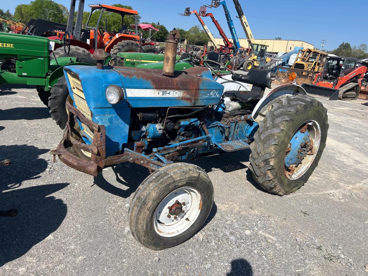 Ford 3000 Equipment Image0