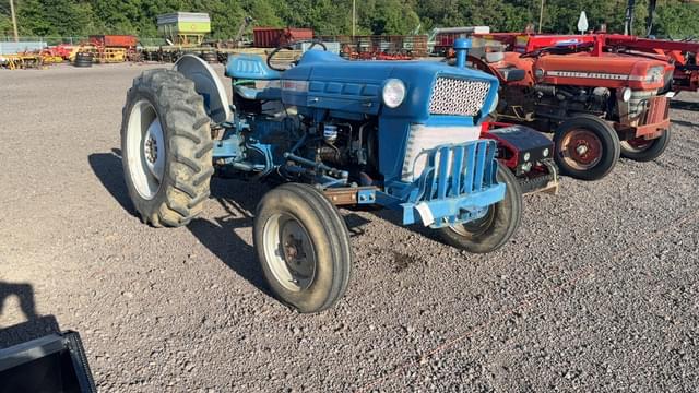 Image of Ford 3000 equipment image 2