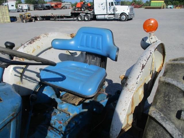 Image of Ford 3000 equipment image 2