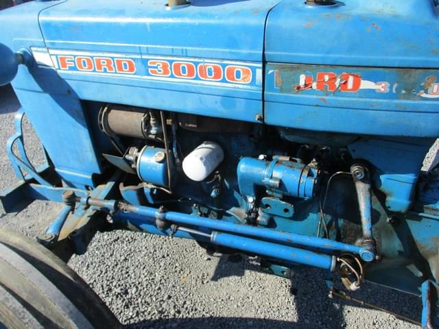 Image of Ford 3000 equipment image 3