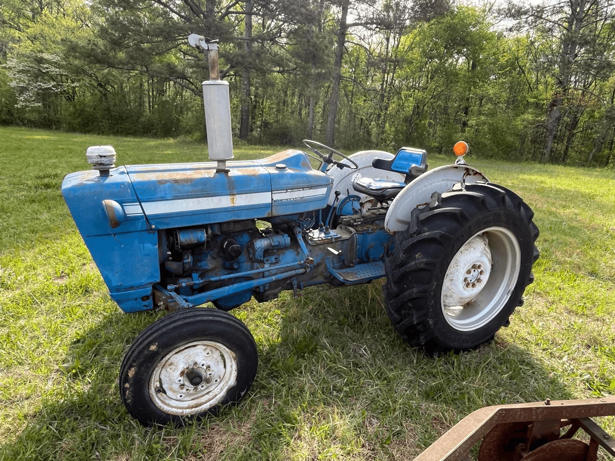 Ford 3000 Equipment Image0