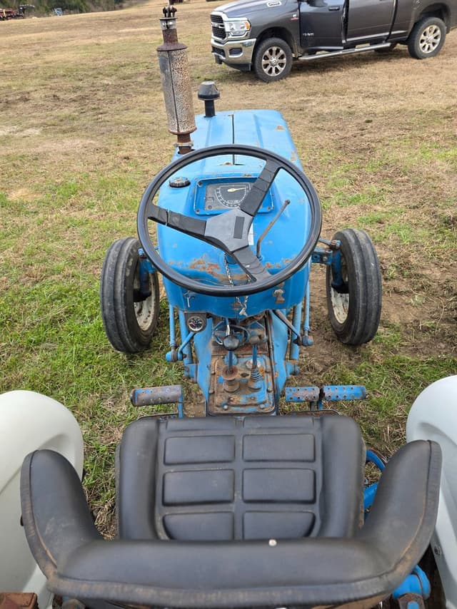 Image of Ford 3000 equipment image 3