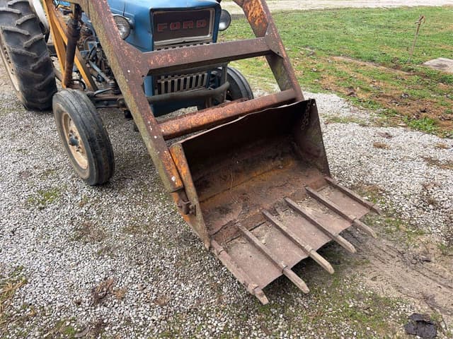 Image of Ford 3000 equipment image 1