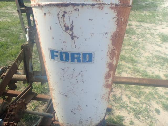 Image of Ford 309 equipment image 3