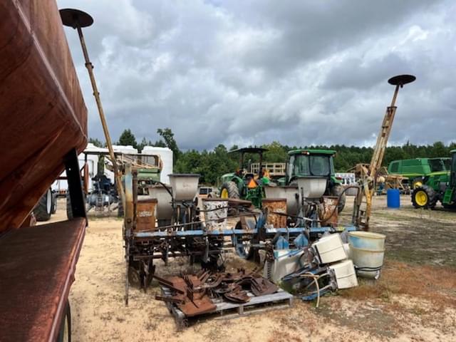 Image of Ford 309 equipment image 1