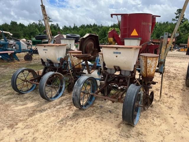 Image of Ford 309 equipment image 2