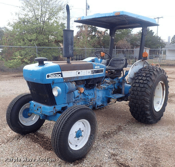 Main image Ford 3230