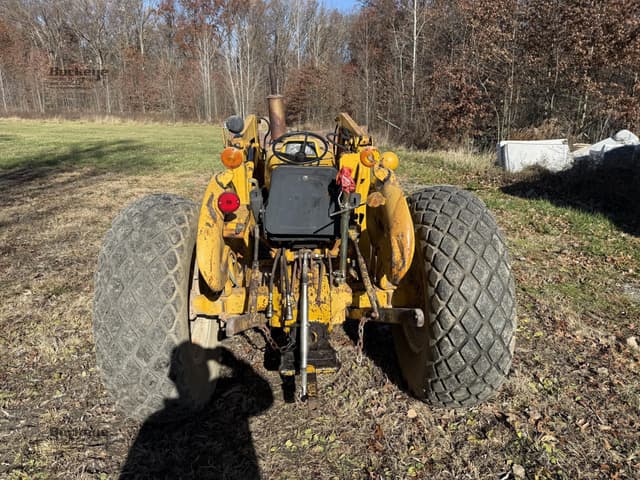 Image of Ford 335 equipment image 4