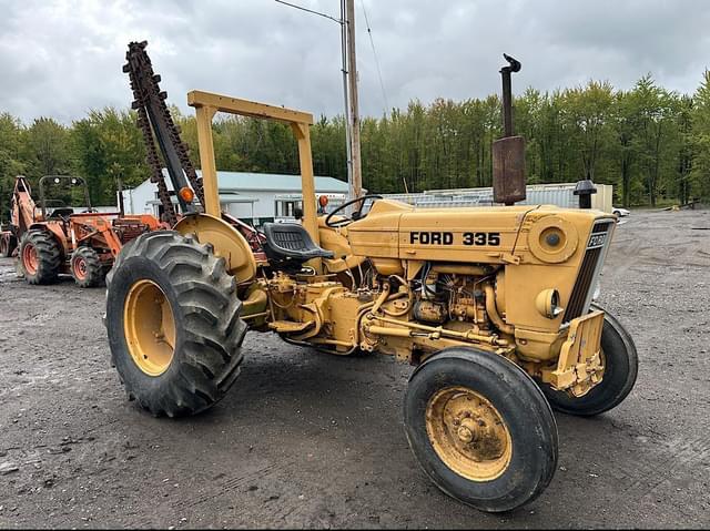 Image of Ford 335 equipment image 2