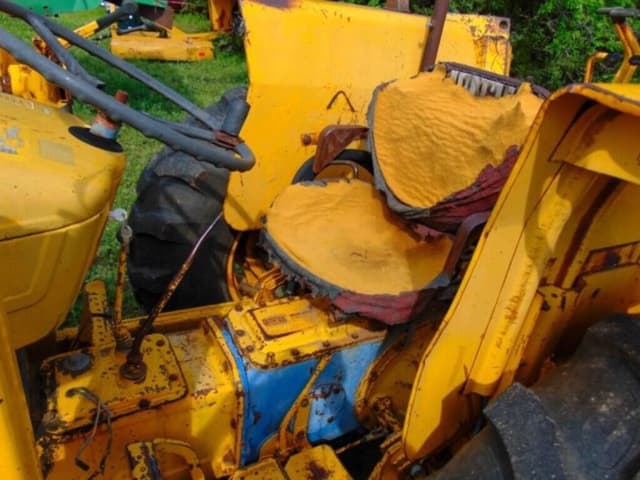 Image of Ford 335 equipment image 2