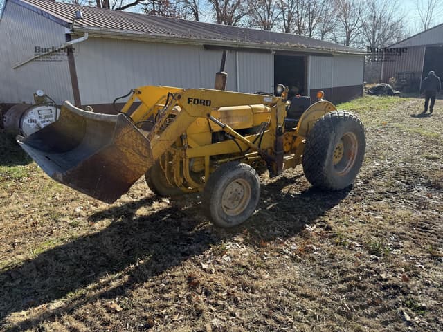 Image of Ford 335 equipment image 2