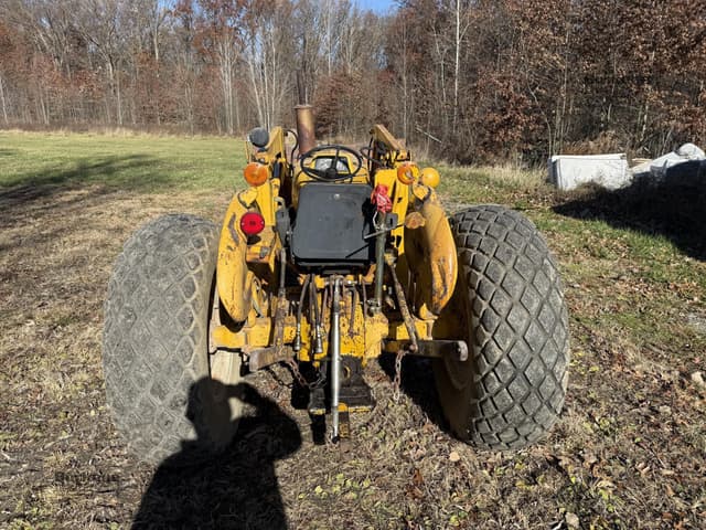 Image of Ford 335 equipment image 4