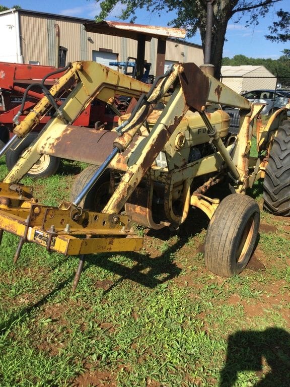 Ford 3400 Equipment Image0