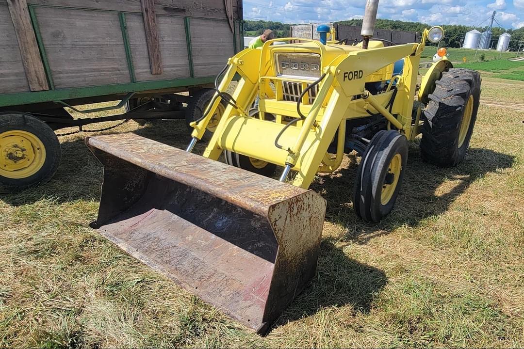 Image of Ford 3400 Image 0