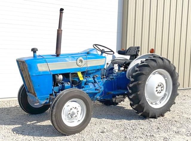 Image of Ford 3400 equipment image 1