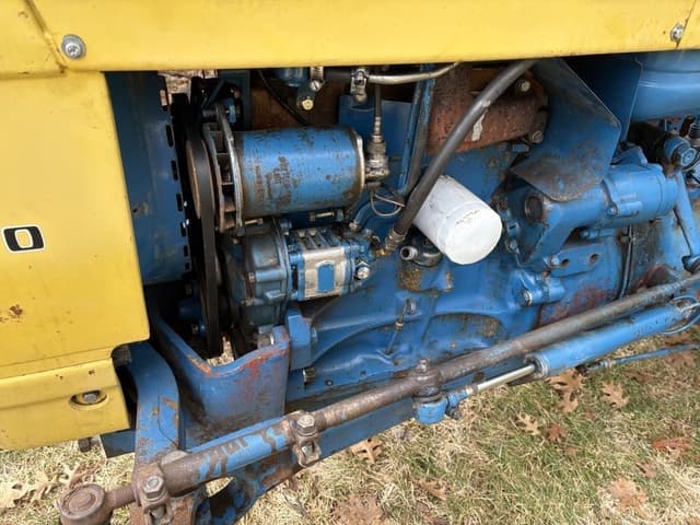 Image of Ford 3400 equipment image 4