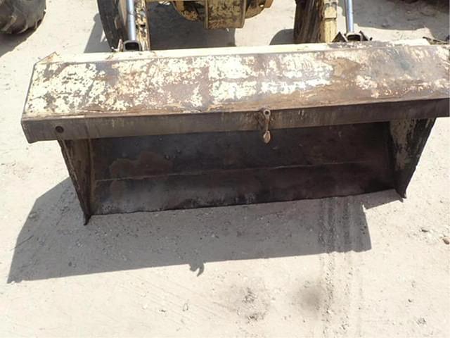 Image of Ford 3400 equipment image 2