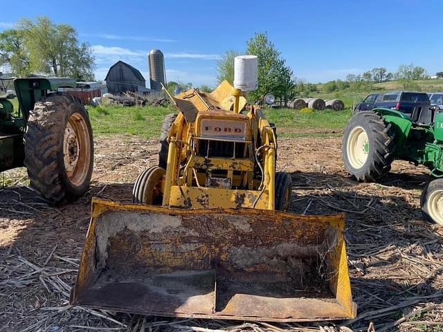 Image of Ford 3400 equipment image 1