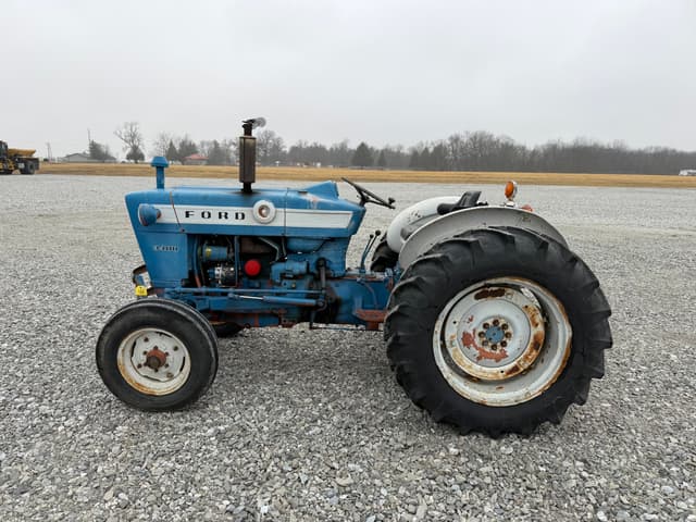 Image of Ford 3400 equipment image 3