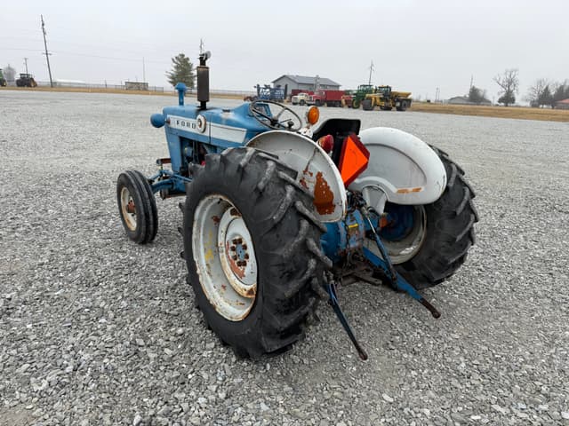 Image of Ford 3400 equipment image 4