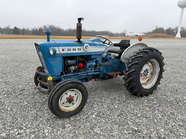 Image of Ford 3400 equipment image 2