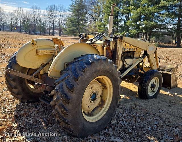 Image of Ford 3400 equipment image 4