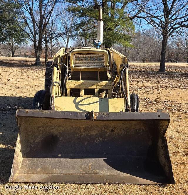 Image of Ford 3400 equipment image 1