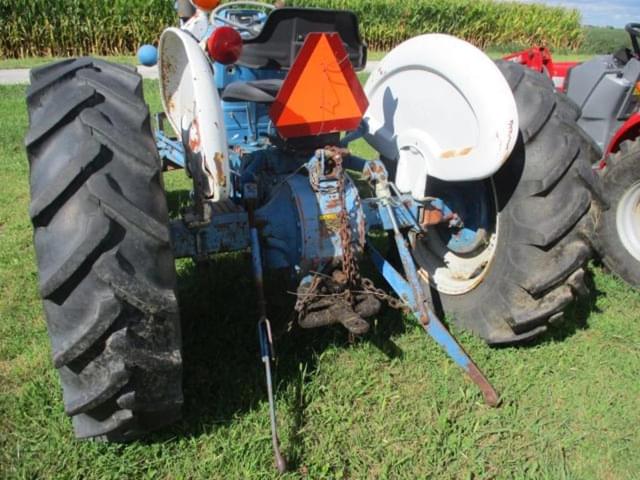 Image of Ford 3400 equipment image 3