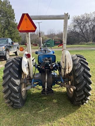 Image of Ford 3600 equipment image 3