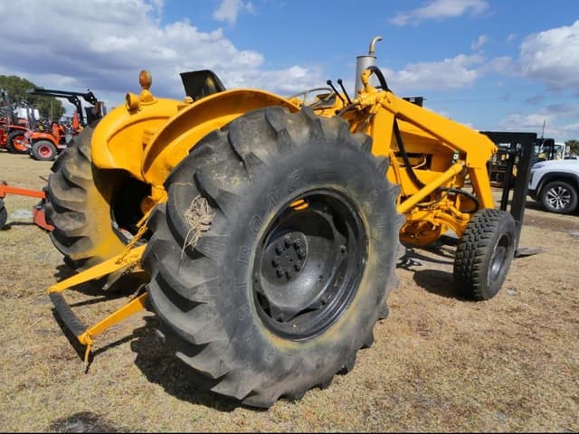 Image of Ford 3600 equipment image 3