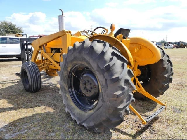 Image of Ford 3600 equipment image 2