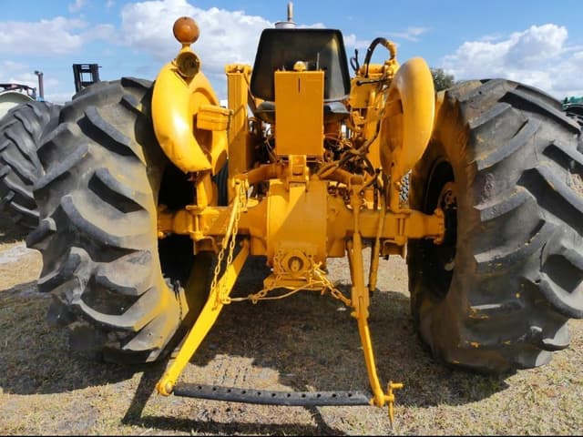 Image of Ford 3600 equipment image 4