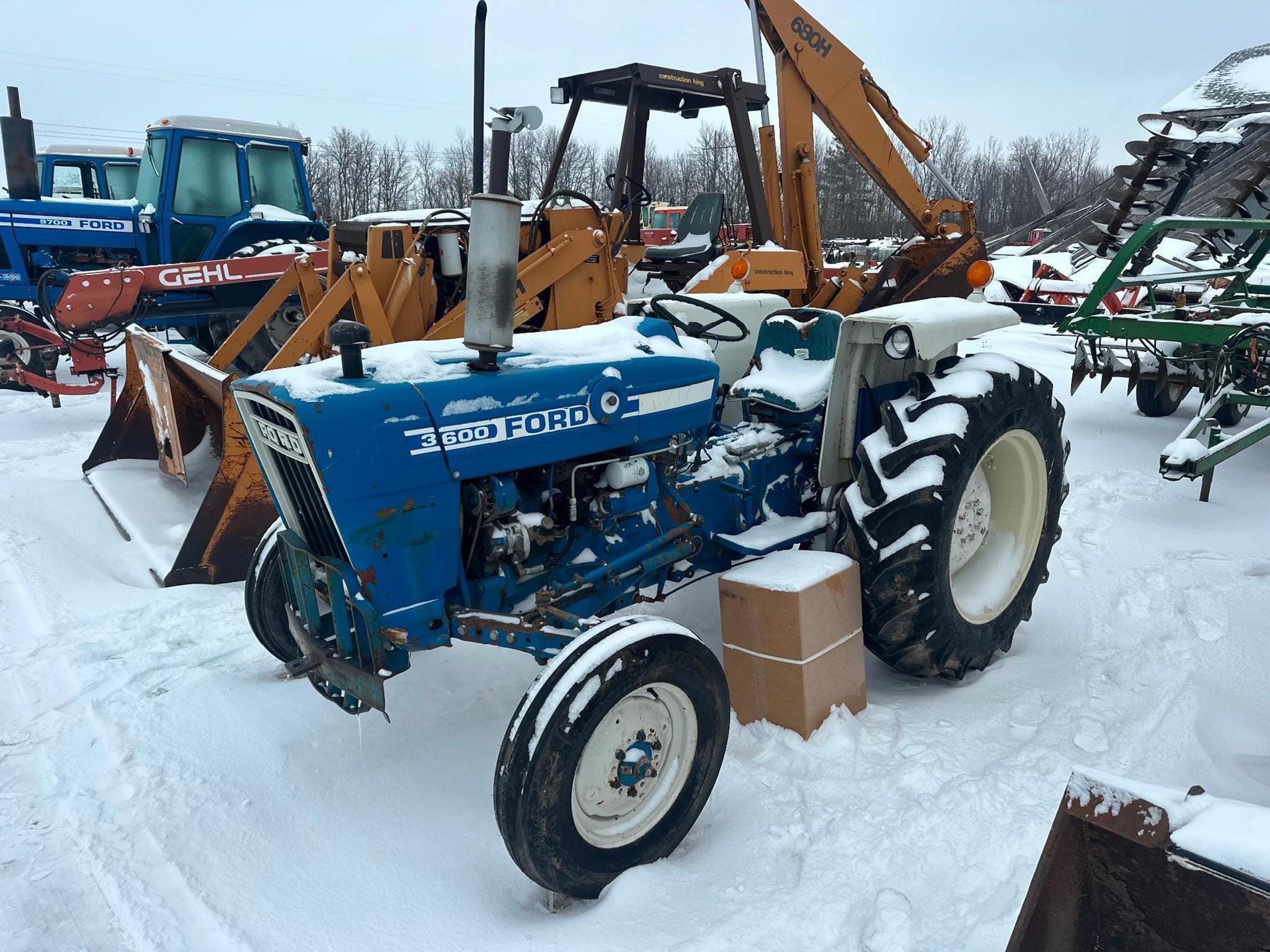 Ford 3600 Equipment Image0