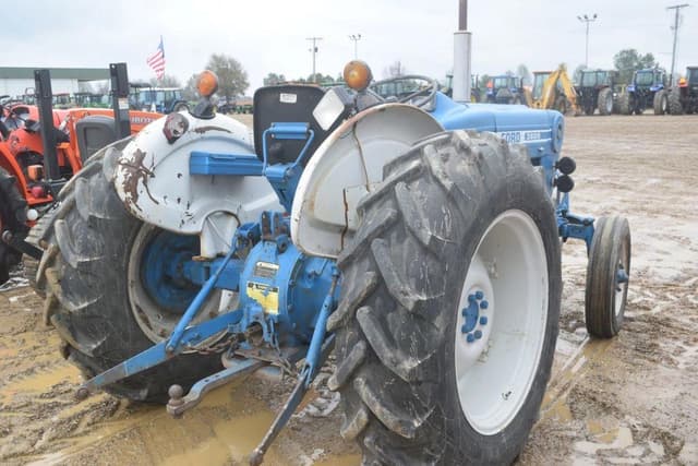 Image of Ford 3600 equipment image 2